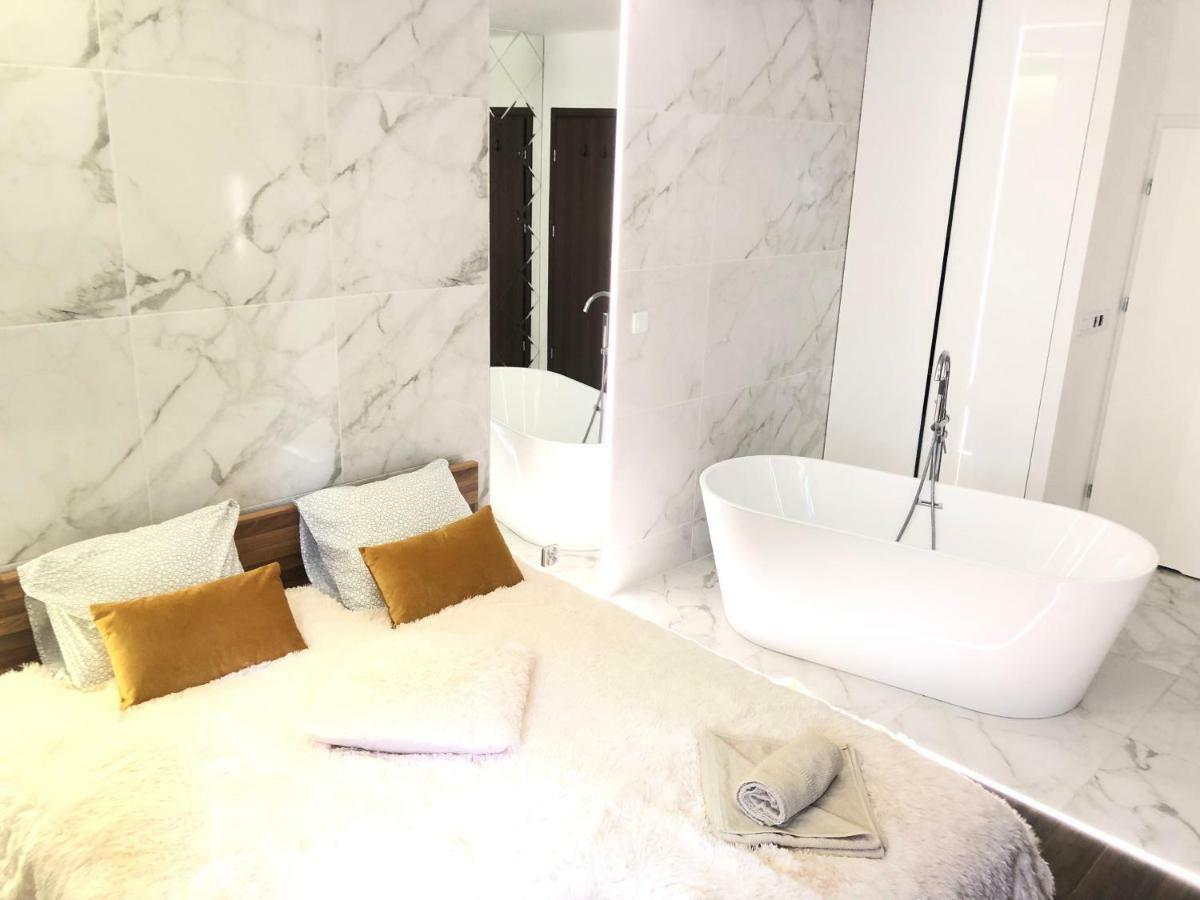 Yourapart Chmielna Park Exclusive Z Wanna Wolnostojaca Lub Jacuzzi Гданьск Экстерьер фото