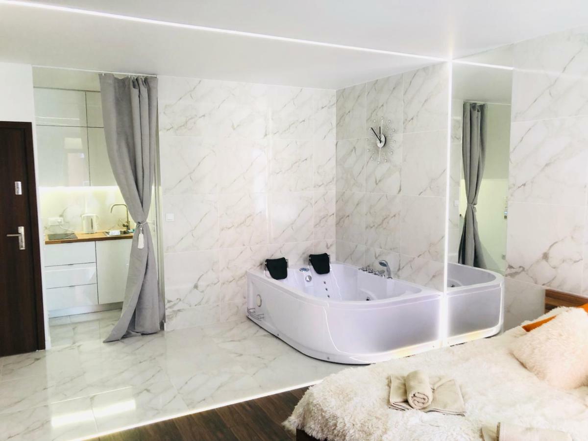 Yourapart Chmielna Park Exclusive Z Wanna Wolnostojaca Lub Jacuzzi Гданьск Экстерьер фото