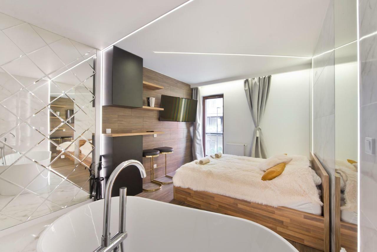 Yourapart Chmielna Park Exclusive Z Wanna Wolnostojaca Lub Jacuzzi Гданьск Экстерьер фото