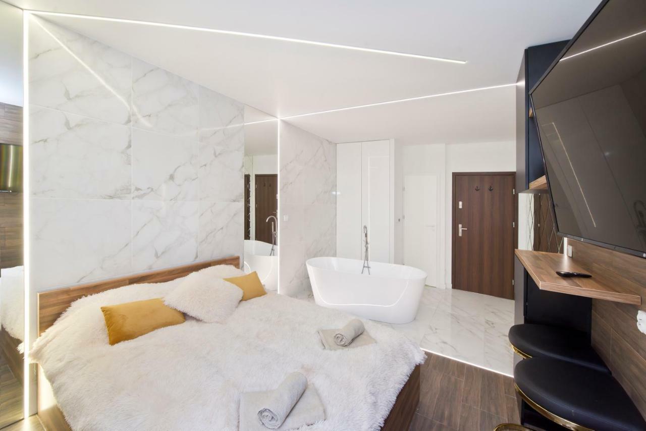 Yourapart Chmielna Park Exclusive Z Wanna Wolnostojaca Lub Jacuzzi Гданьск Экстерьер фото